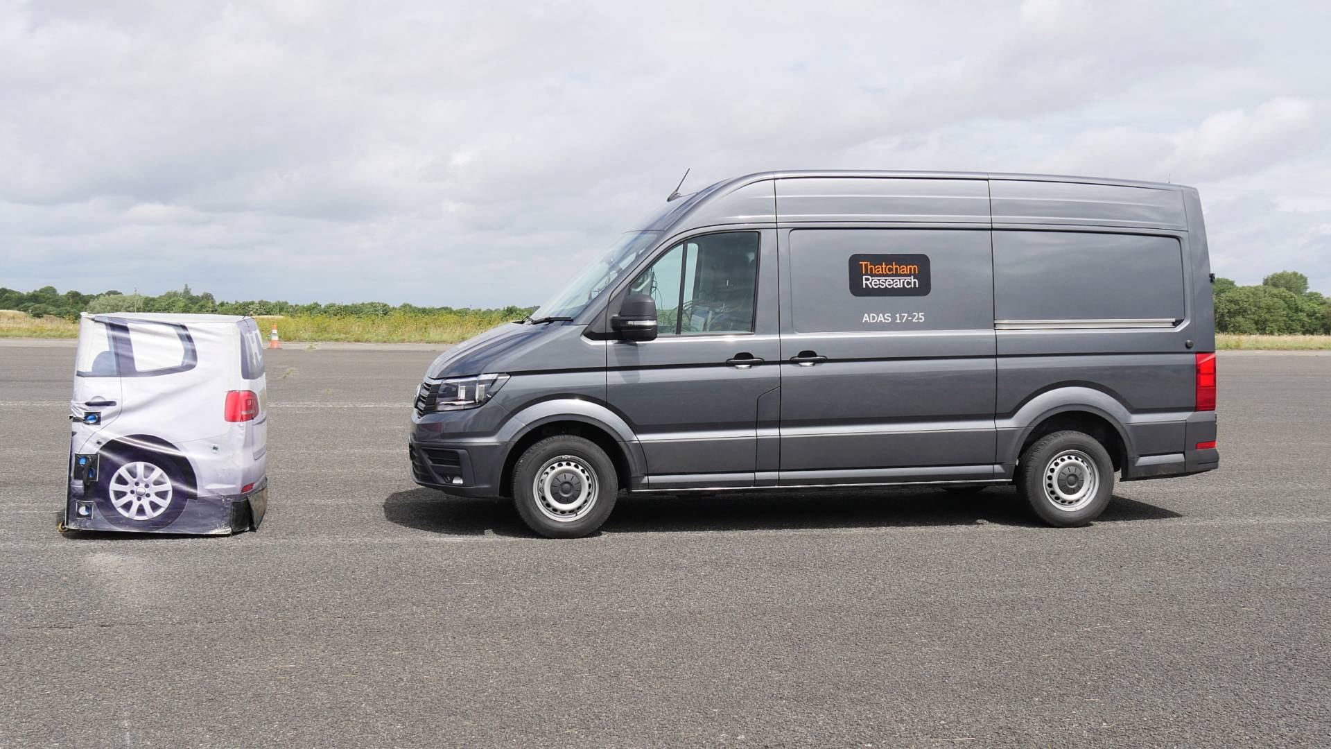 فولکس&zwnj;واگن: ون&zwnj;ها را به ترمز اضطراری هوشمند مجهز کنید