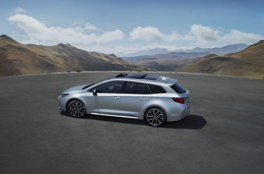 رونمایی از تورینگ اسپورت کرولا در آستانه نمایشگاه پاریس