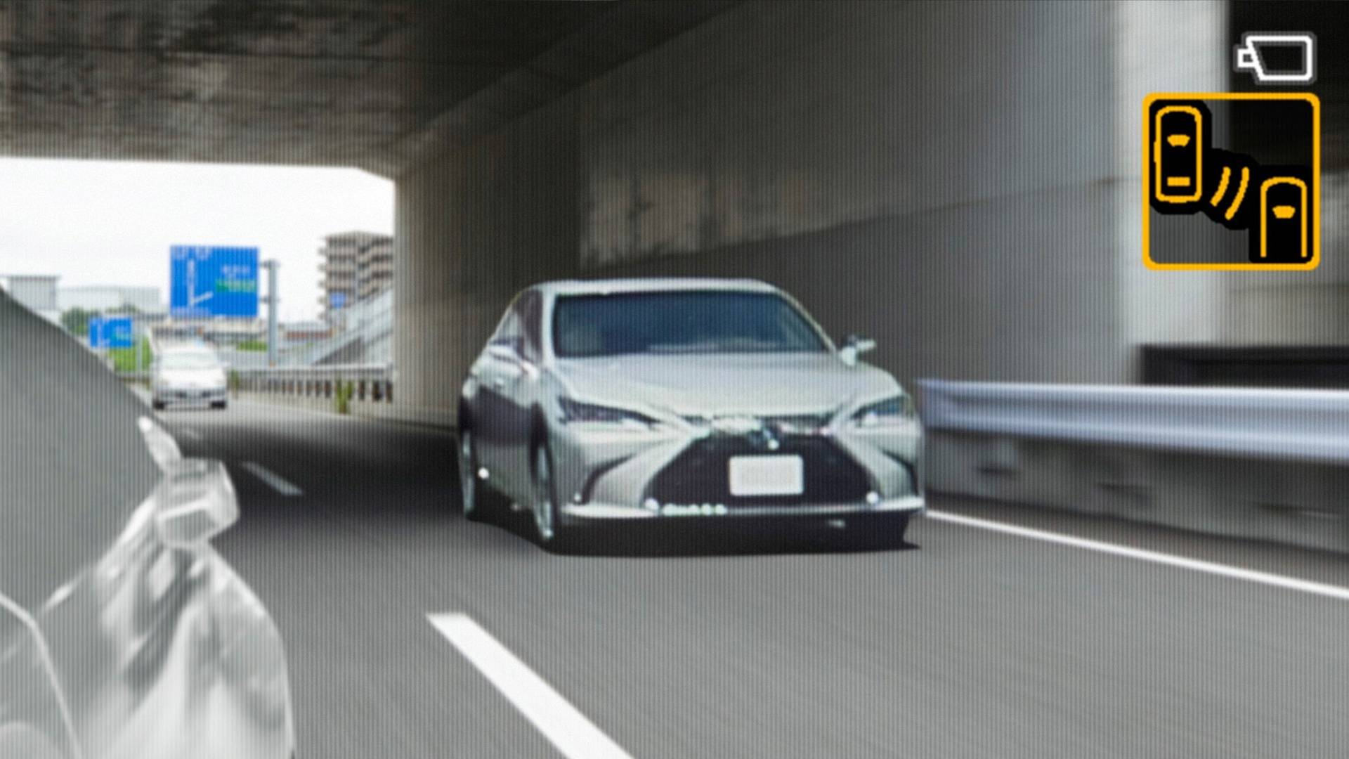 دوربین&zwnj;ها جایگزین آینه&zwnj;های جانبی لکسوس