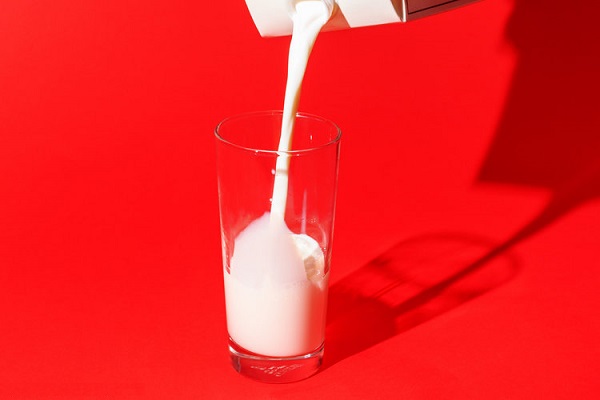 از نشانه&zwnj;های نیاز به حذف لبنیات از رژیم غذایی