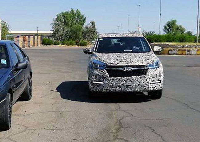 ماجرای خودروی استتار شده در حال تست در ایران چه بود؟ / کراسس اوور جدید به زودی می آید؟ (+عکس)