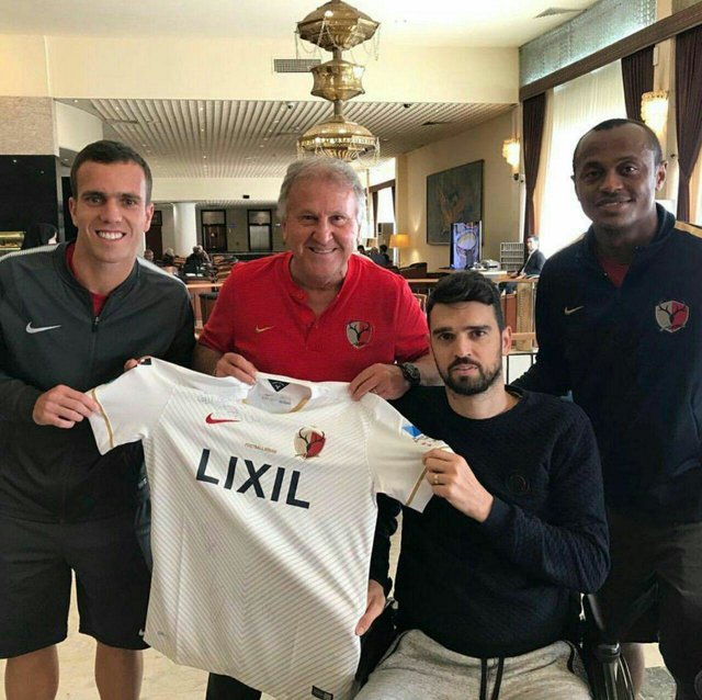 عیادت برزیلی&zwnj;های کاشیما از پادوانی (+عکس)