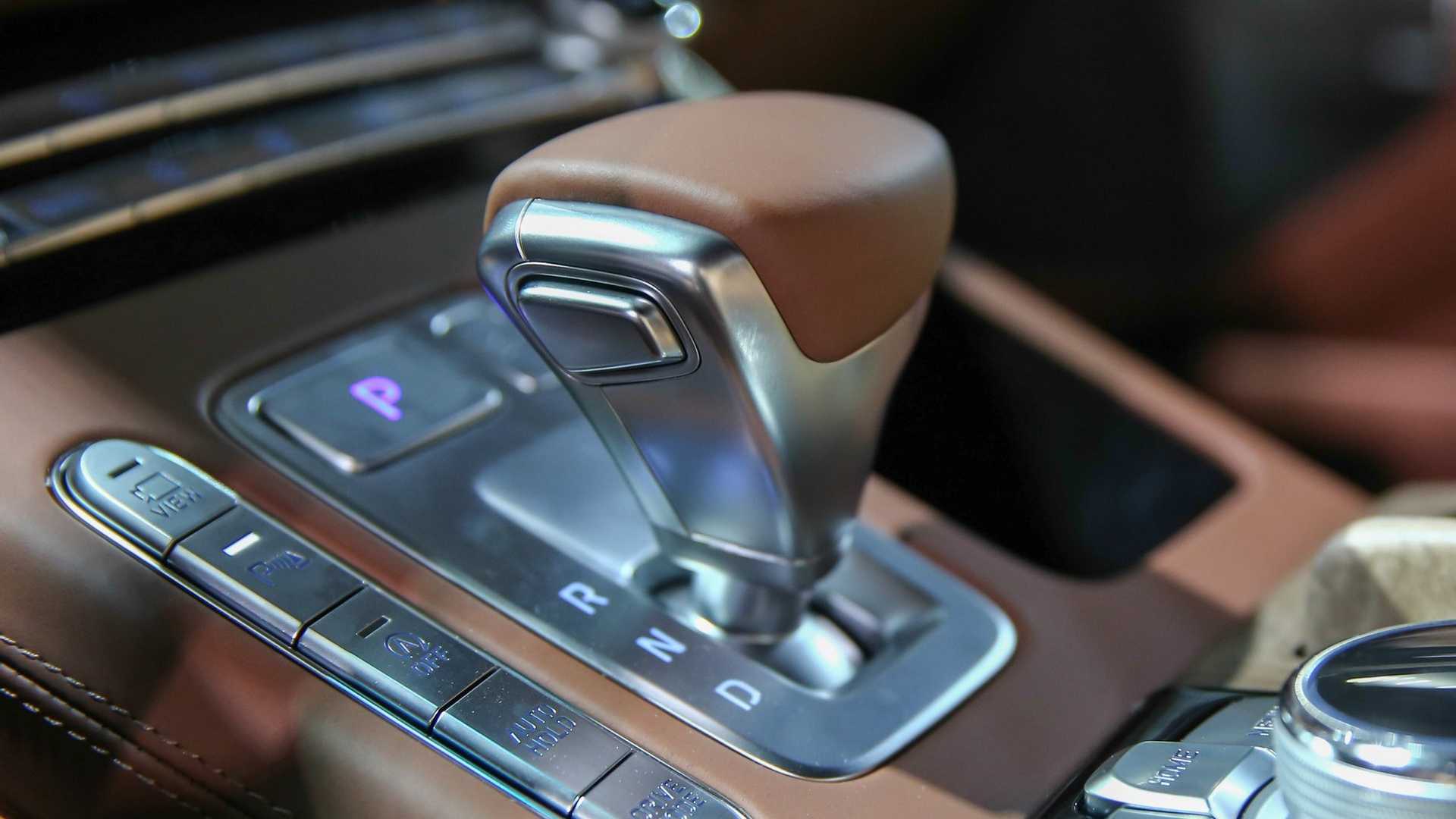 G90 جنسیس با سامانه 