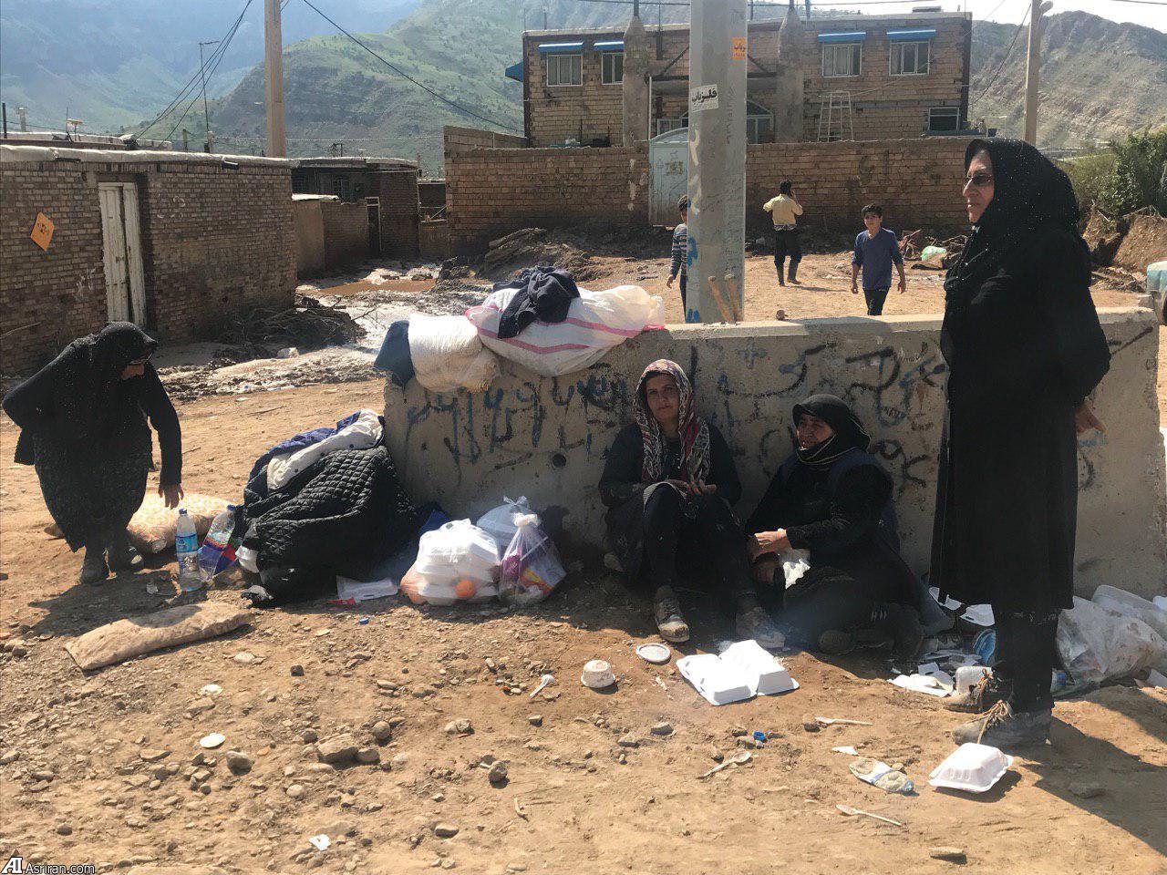 اهالی ده هنوز هم دل نکنده&zwnj;اند از &laquo;بابازید&raquo; سیل زده!