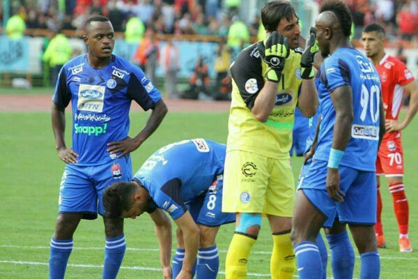 خشم استقلالی&zwnj;ها شعله&zwnj;ور شد / بحرانی که مهاجم استقلال به آن دامن زد