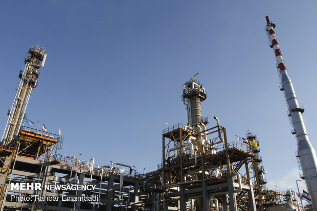 پیشنهاد وزارت اقتصاد برای تامین مالی شرکت&zwnj;های نفتی در بورس