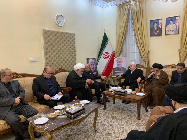 حضور رئیس جمهور سابق عراق در سفارت ایران برای عرض تسلیت (عکس) حضور رئیس جمهور سابق عراق در سفارت ایران برای عرض تسلیت (عکس)