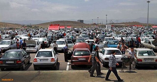 مالیات، دلالان خودرو را فراری داد/ خودرو ارزان می شود؟