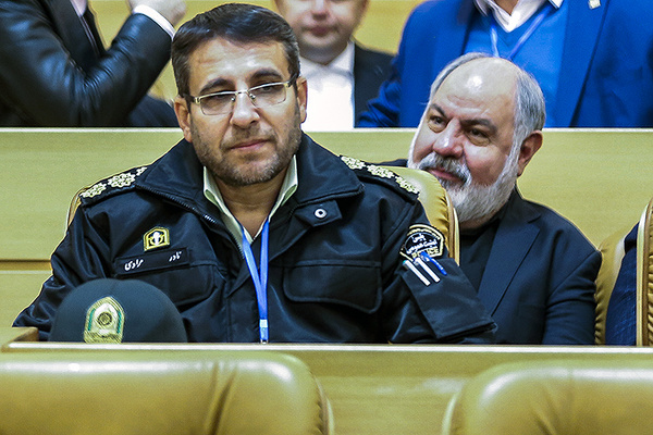 ساماندهی ویترین فروشگاه های پوشاک در تهران