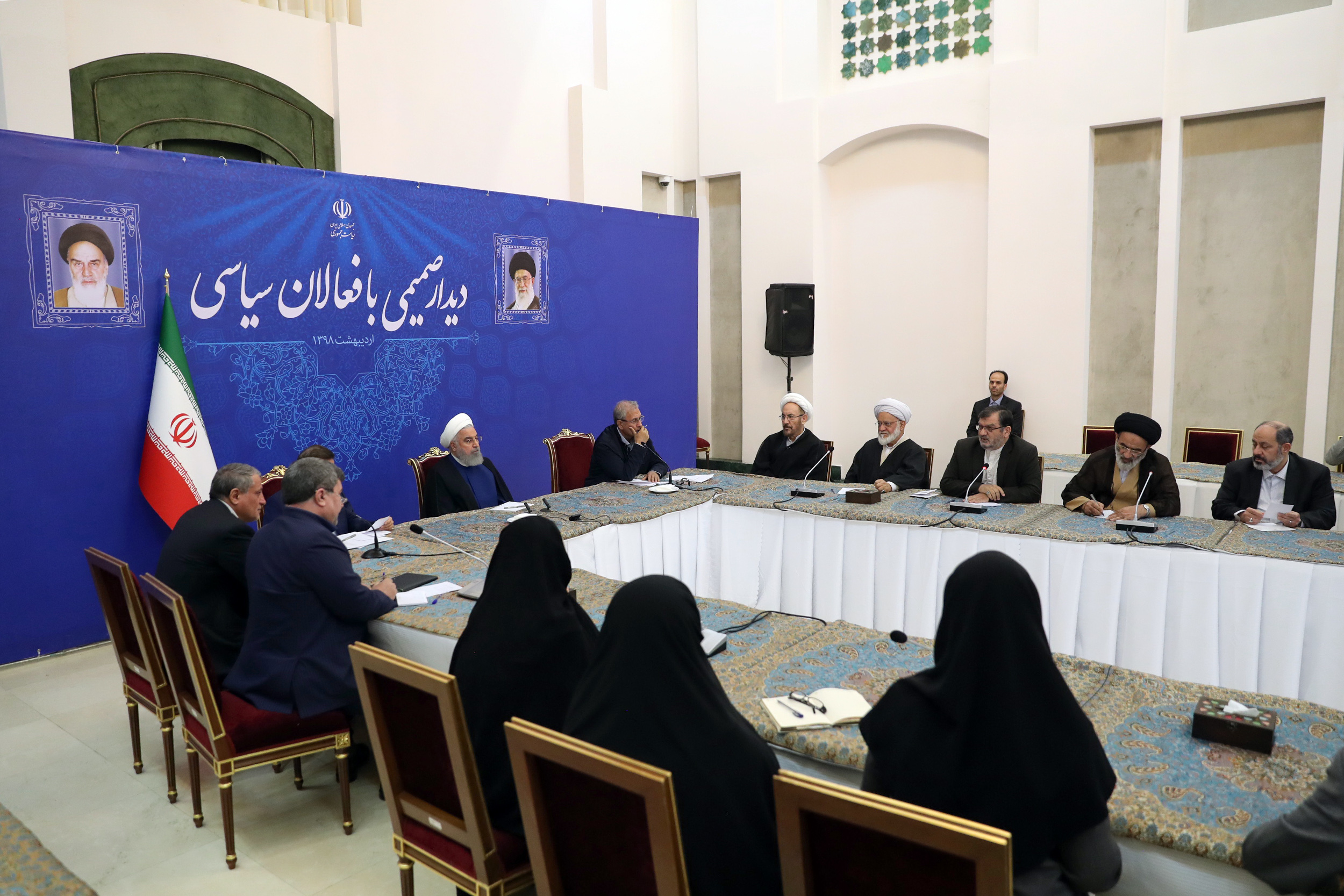 جلایی&zwnj;پور: روحانی در مراسم افطاری گفت که اوباما 19 بار از من تقاضای ملاقات کرد ولی دولت اختیار پاسخش را نداشت