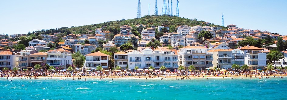 مقایسه سفر تور استانبول و تور آنتالیا، کدام را انتخاب کنیم؟