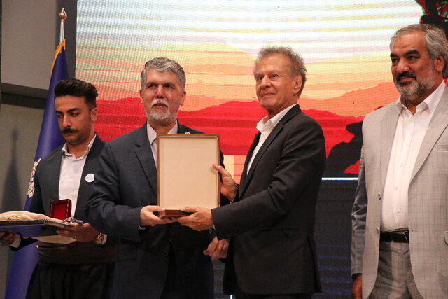 آن&zwnj;چه در پایان کنگره &laquo;مشاهیر کُرد&raquo; گذشت