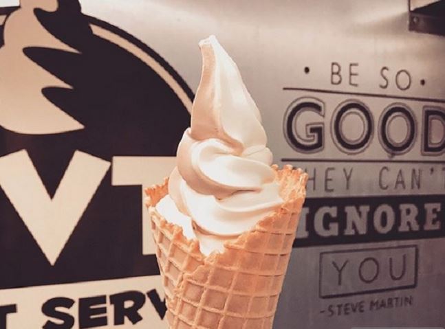 تابلویی علیه سوءاستفاده اینفلوئنسر&zwnj;ها (+عکس)