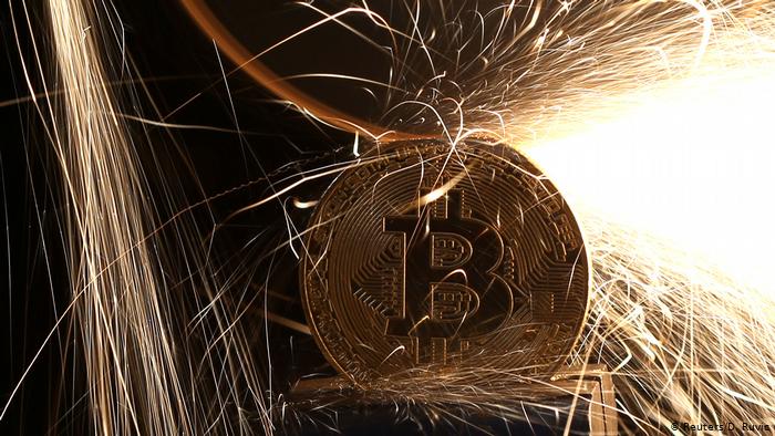 بیت&zwnj;کوین چیست و چه کسانی در ایران در حال استخراج آن هستند؟