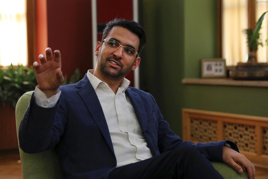 آذری جهرمی: دسترسی ایرانی&zwnj;ها به 