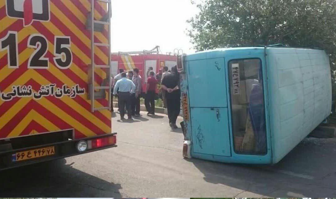 18 مصدوم واژگونی مینی&zwnj;بوس در مازندران