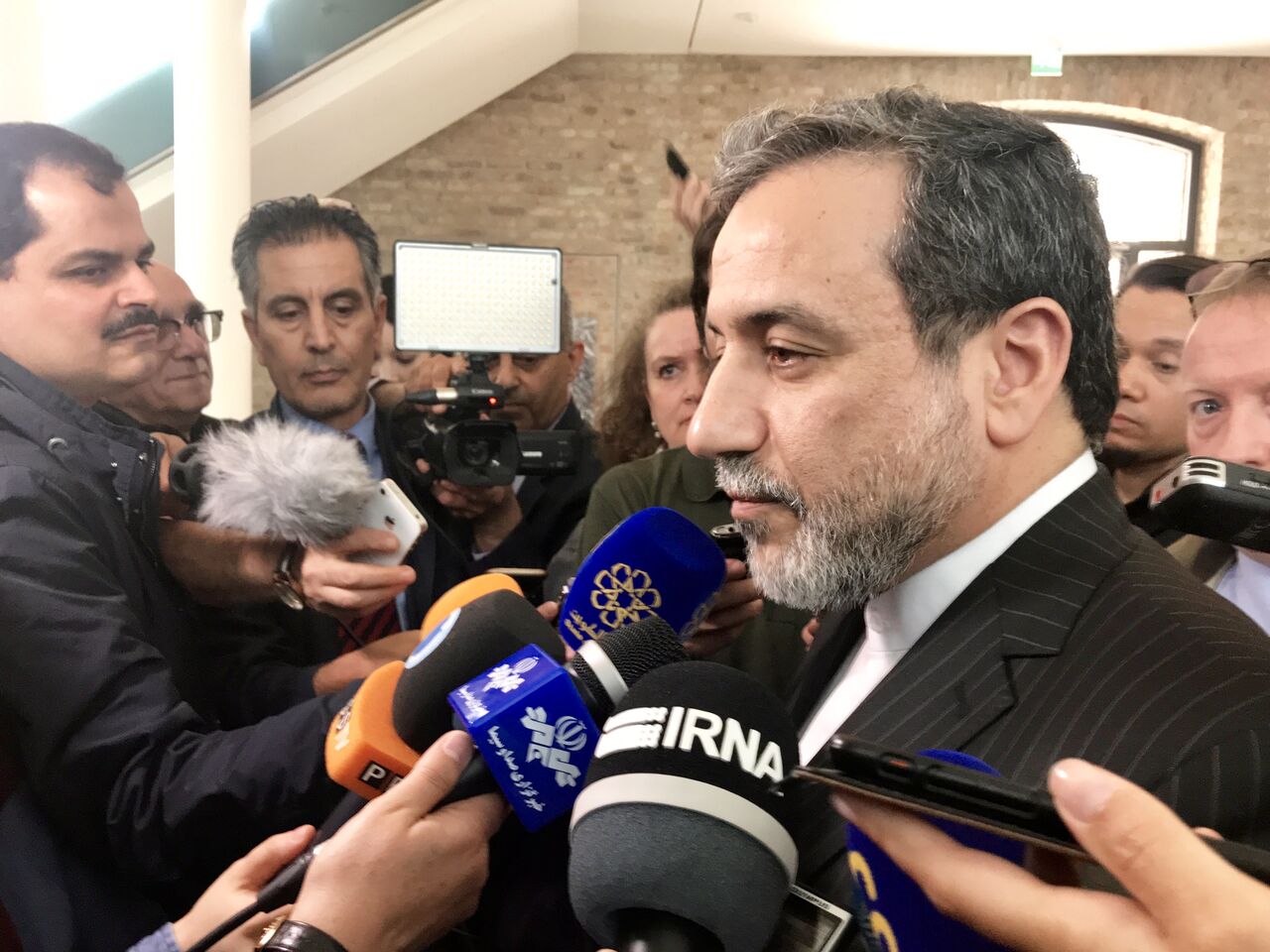 عراقچی نشست کمیسیون مشترک برجام را یک &laquo;گام به جلو&raquo; ارزیابی کرد