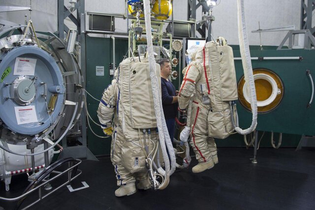 فرمانده ناو سایوز-۱۵ آماده راهپیمایی فضایی شد