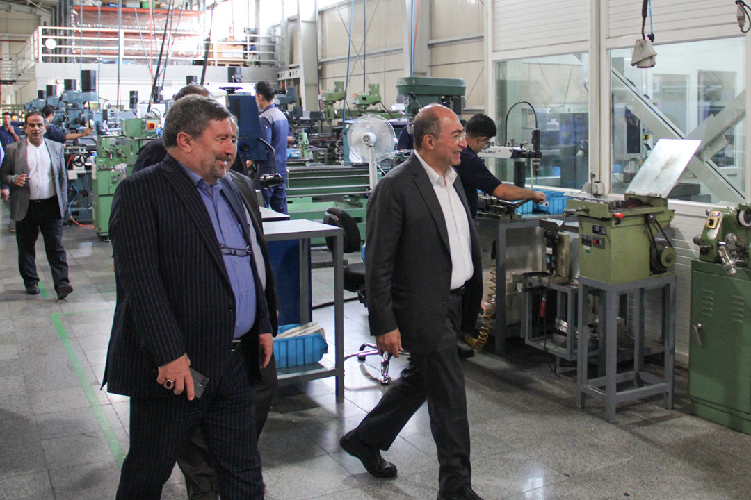 رئیس کمیسیون اقتصادی مجلس: دولتمردان از مجموعه های موفق خصوصی بازدید و آنها را حمایت کنند رئیس کمیسیون اقتصادی مجلس: دولتمردان از مجموعه های موفق خصوصی بازدید و آنها را حمایت کنند