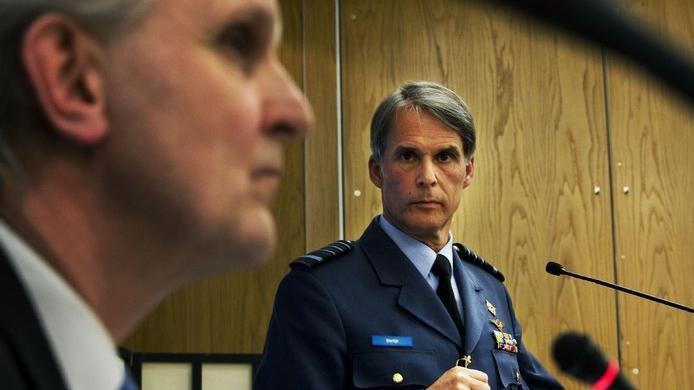 وزیر دفاع پیشین هلند: نباید در ائتلاف دریایی آمریکا در خلیج فارس شرکت کنیم