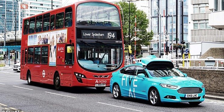 نخستین تاکسی خودران در انگلیس (+فیلم و عکس)