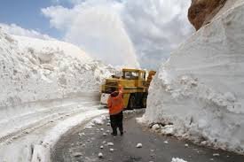 گردنه&zwnj;ای که 7 ماه از سال برف 5 متری دارد