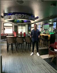 رونالدو به جای مراسم توپ طلا کجا رفت؟