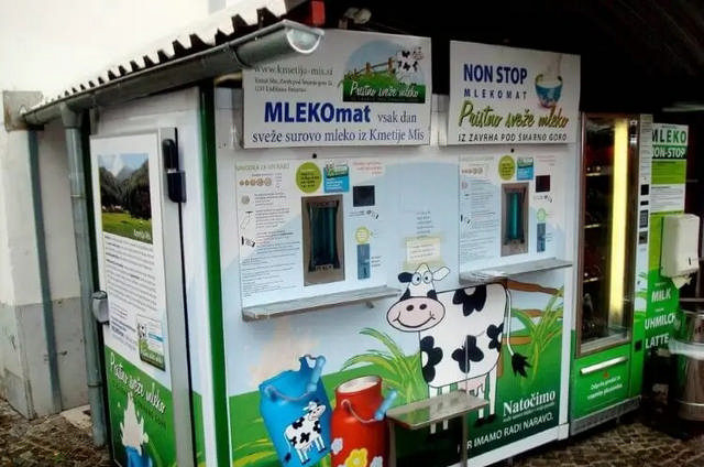 دستگاه فروش خرچنگ&zwnj;های زنده