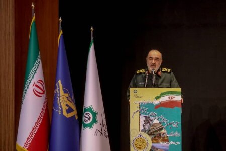 فرمانده سپاه: می&zwnj;خواهیم زبان عوامل نفوذ دشمن را پلمب کنیم