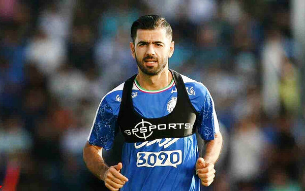 رونمایی از اولین خرید زمستانی قلعهنویی؛ پاسخ مثبت منتظری به پیشنهاد سپاهان پژمان منتظری