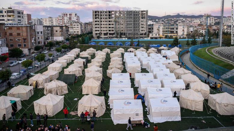 نجات آسیبدیدگان زلزله در آلبانی (+عکس) نجات آسیبدیدگان زلزله در آلبانی (+عکس)