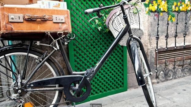 کتابفروشیها در سراسر جهان چگونه با کرونا مقابله میکنند؟ کتابفروشیها