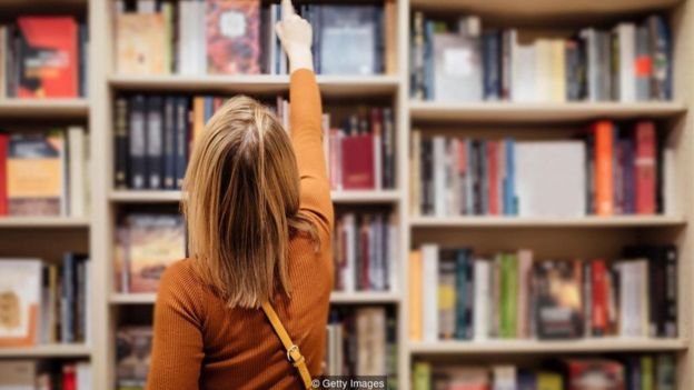 کتابفروشیها در سراسر جهان چگونه با کرونا مقابله میکنند؟ کتابفروشیها