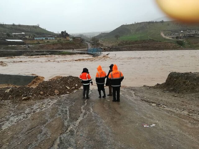 محاصره شدن ۱۳۰ روستا، یک شهر و ۳ محور شریانی در سیل شب گذشته