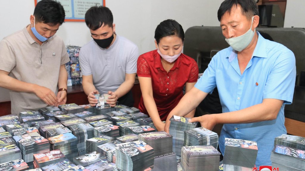 مقابله به مثل کره شمالی: توزیع اطلاعیه های ضددولتی در آسمان کره جنوبی مقابله به مثل کره شمالی: توزیع اطلاعیه های ضددولتی در آسمان کره جنوبی