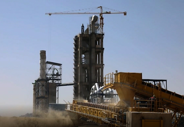 شیراز/ 5 مصدوم در حادثه آتش&zwnj;سوزی کارخانه سیمان دشتستان