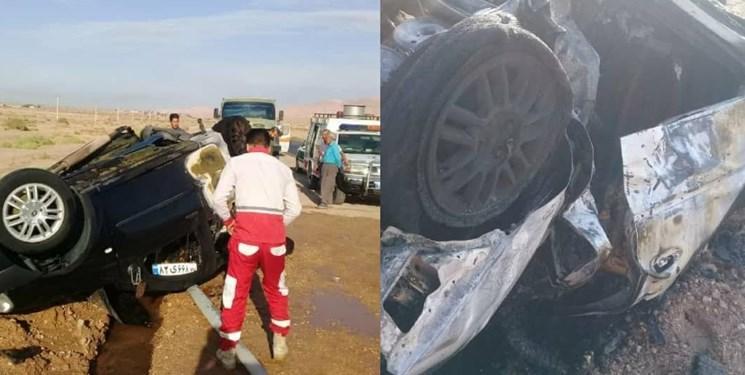 2 کشته بر اثر آتش&zwnj;سوزی یک خودرو در جاده سمنان (+عکس)