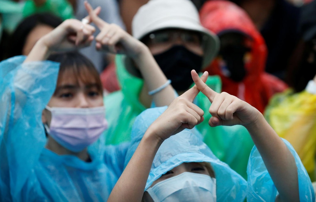 زبان جدید اشاره در اعتراضات تایلند