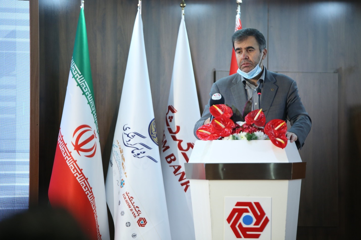 برگزاری آیین رونمایی از کارت هواداری باشگاه پرسپولیس با حضور مدیران ارشد بانک گردشگری و باشگاه پرسپولیس شد