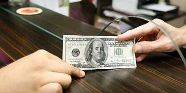 نرخ فروش دلار و یورو درصرافی بانک&zwnj;ها/ نرخ خرید اعلام نشد