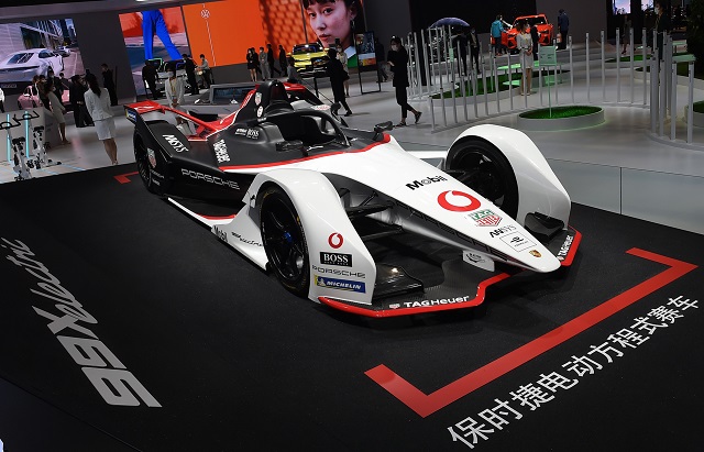 از اموتزیونه تا ولوو؛ خودروهای حاضر در سومین دوره نمایشگاه بین المللی واردات چین (+عکس) از اموتزیونه تا ولوو؛ خودروهای حاضر در سومین دوره نمایشگاه بین المللی واردات چین (+عکس)