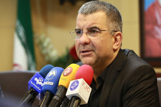 حریرچی: ژن خوب و نورچشمی در تزریق واکسن کرونا نداریم/ خودمان جلوی دوربین واکسن کرونا را می&zwnj;زنیم