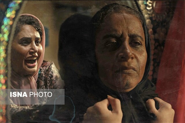 شبی که ماه کامل شد