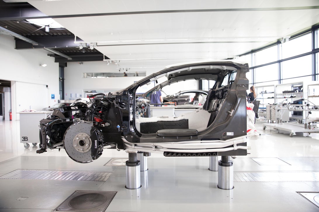 بوگاتی شیرون چگونه تولید می شود؛ ترکیب هنر و مهندسی در یک بوگاتی شیرون چگونه تولید می شود؛ ترکیب هنر و مهندسی در یک