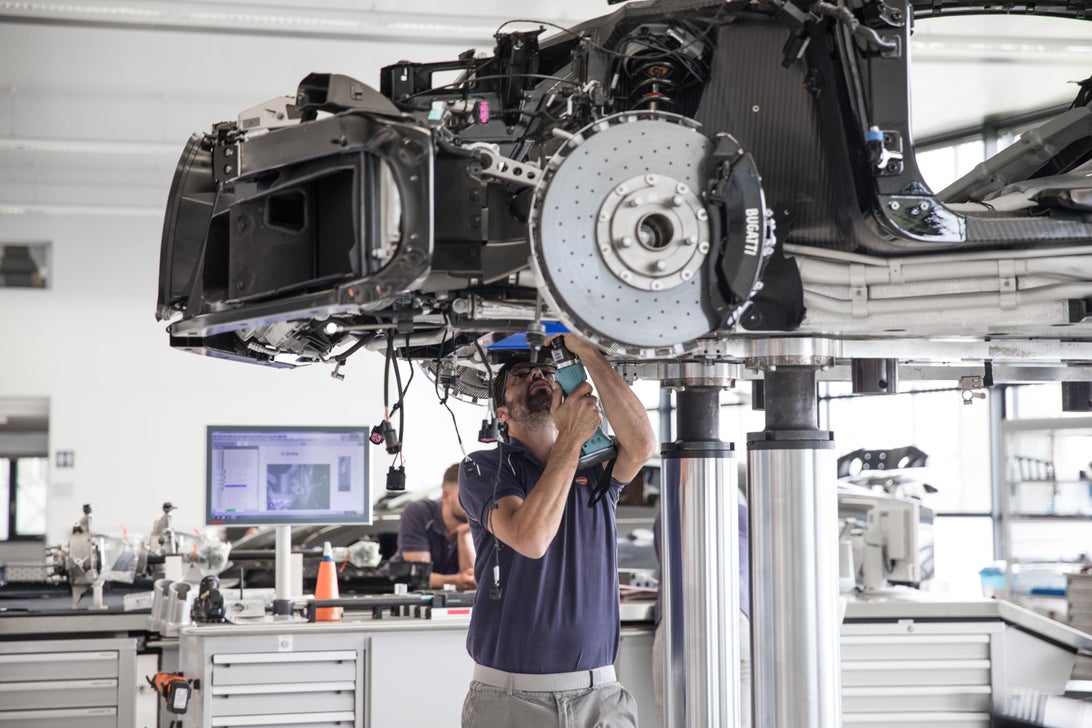 بوگاتی شیرون چگونه تولید می شود؛ ترکیب هنر و مهندسی در یک بوگاتی شیرون چگونه تولید می شود؛ ترکیب هنر و مهندسی در یک