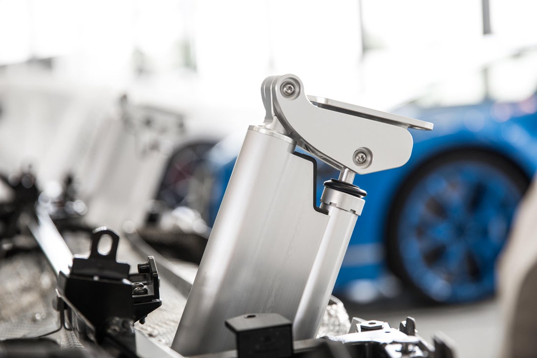 بوگاتی شیرون چگونه تولید می شود؛ ترکیب هنر و مهندسی در یک بوگاتی شیرون چگونه تولید می شود؛ ترکیب هنر و مهندسی در یک