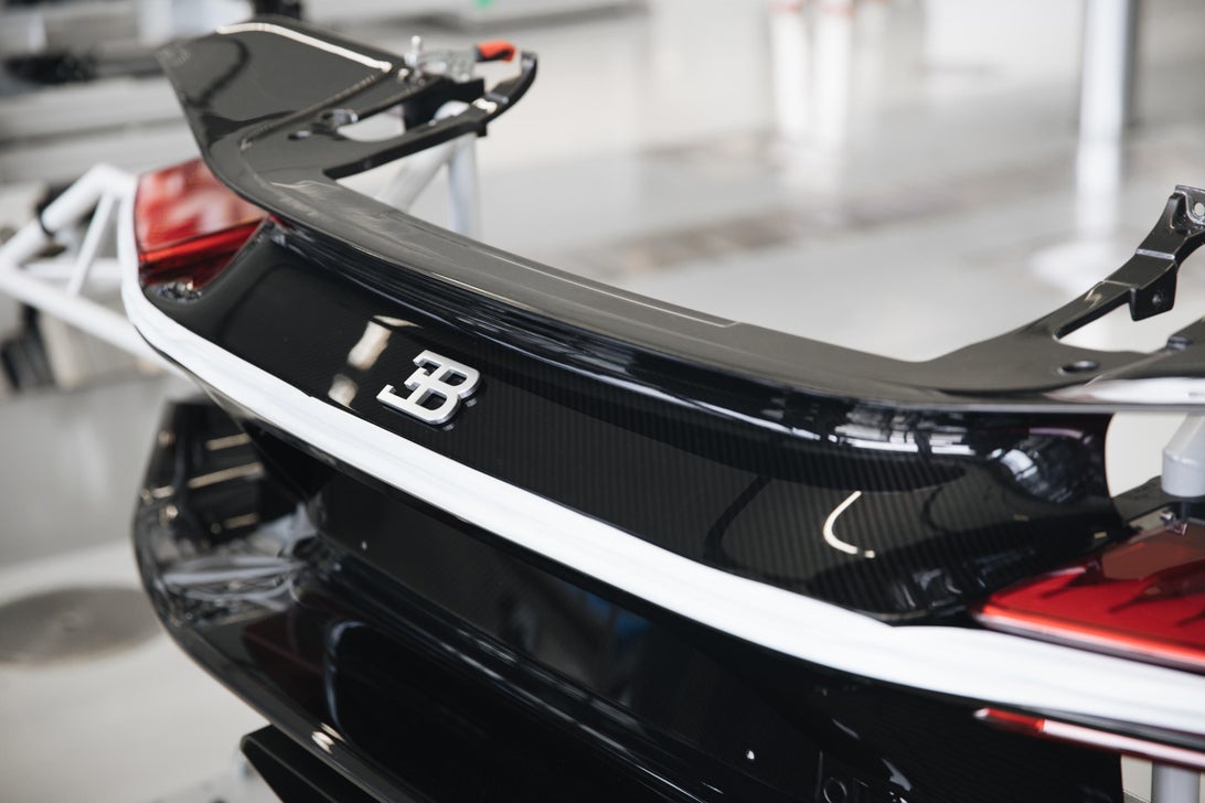 بوگاتی شیرون چگونه تولید می شود؛ ترکیب هنر و مهندسی در یک بوگاتی شیرون چگونه تولید می شود؛ ترکیب هنر و مهندسی در یک