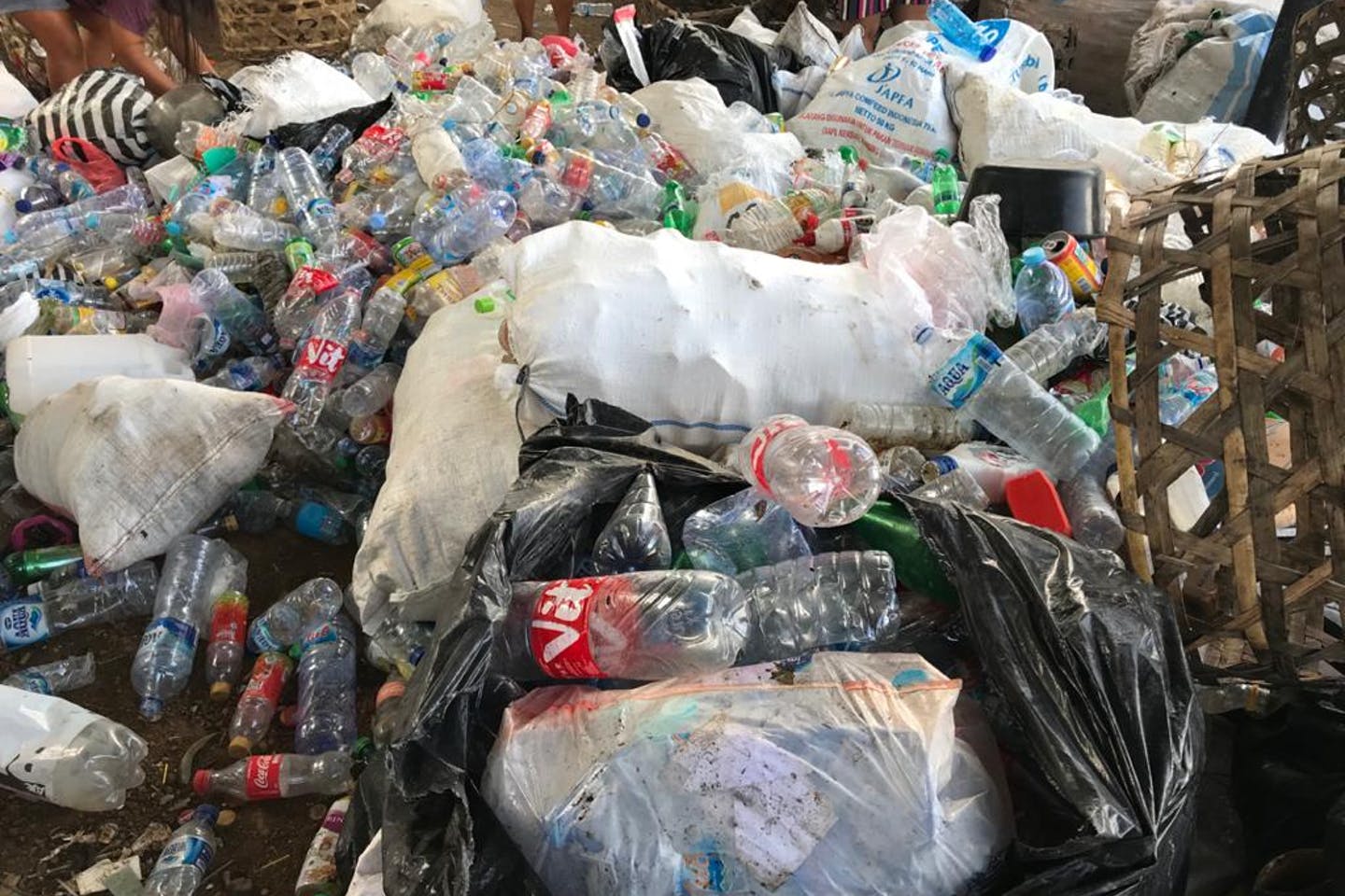 زبال پلاستیکی یک بار مصرف