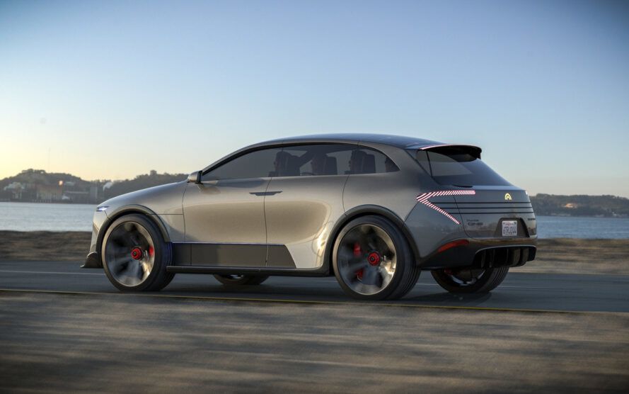 هامبل وان؛ شاسی بلندی که از خورشید نیرو می&zwnj;گیرد