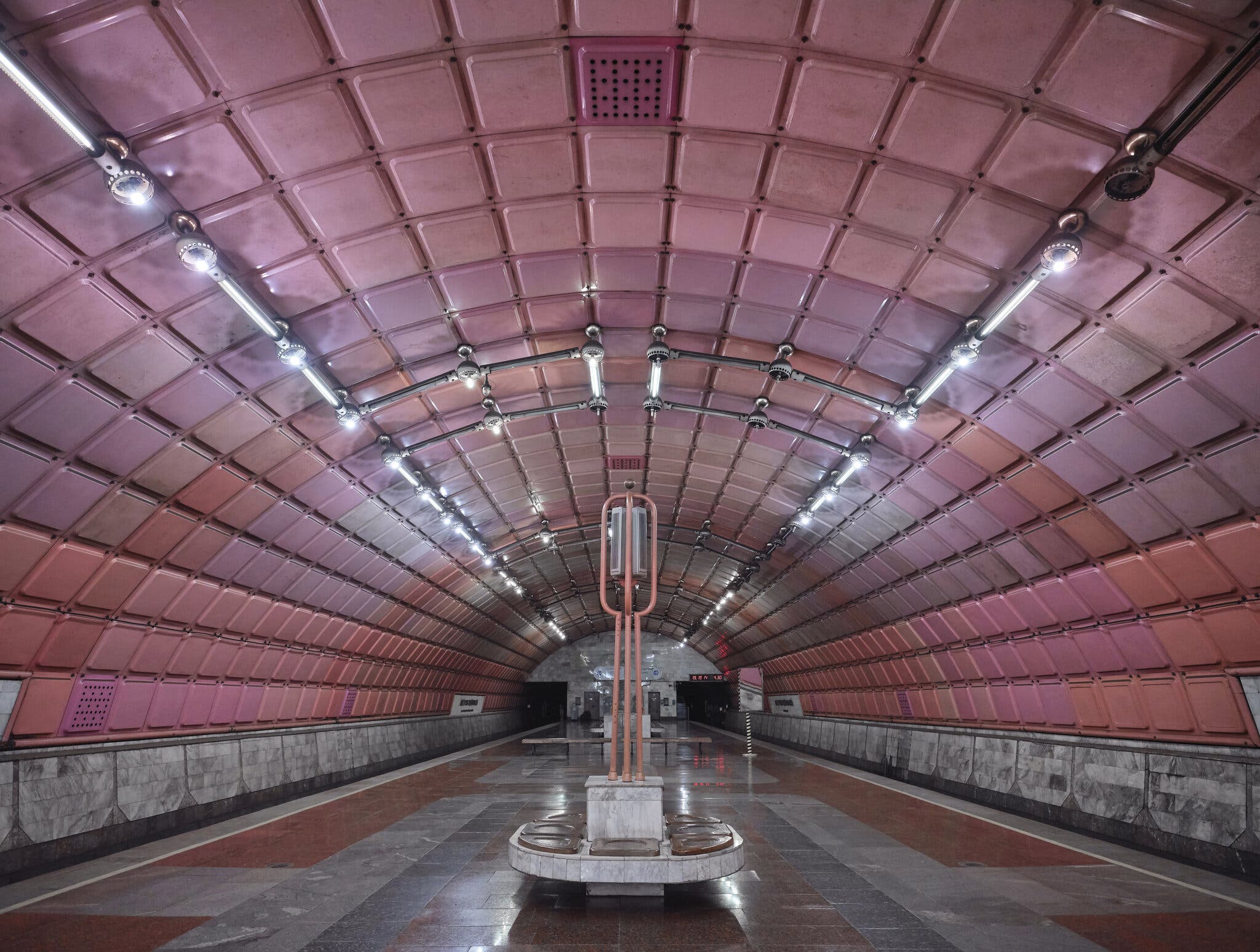 عظمت خیره کننده متروهای دوران شوروی (عکس) عظمت خیره کننده متروهای دوران شوروی (عکس)